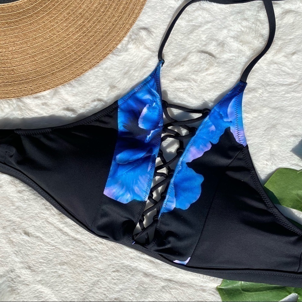 PINK Victoria’s Secret Lace Up Bikini Top Blue Floral Halter Criss Cross Swim M